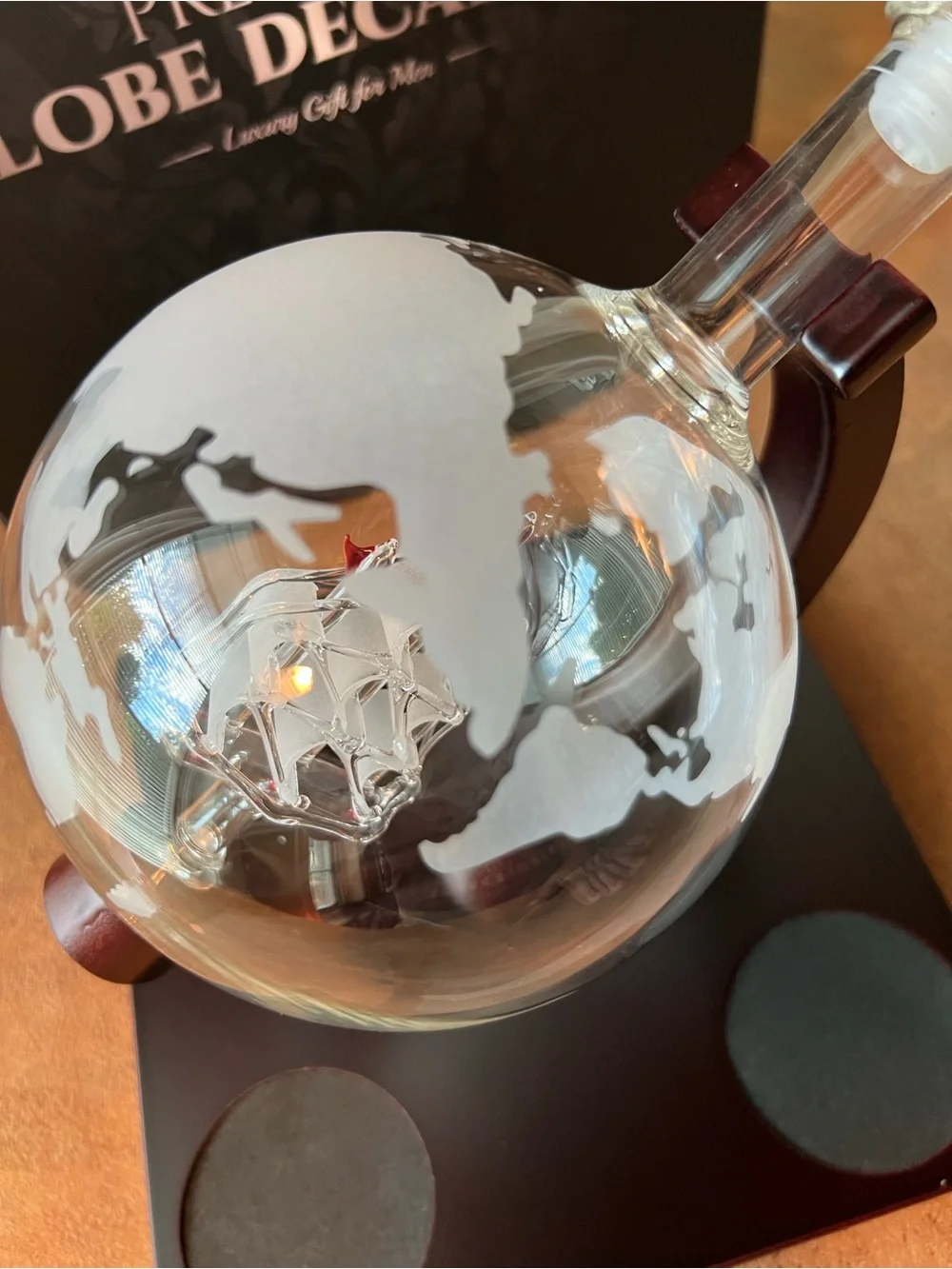 Hydro Gizmos Globe Etched Glass Decanter Set w/ four Globe Tumblers Clear White